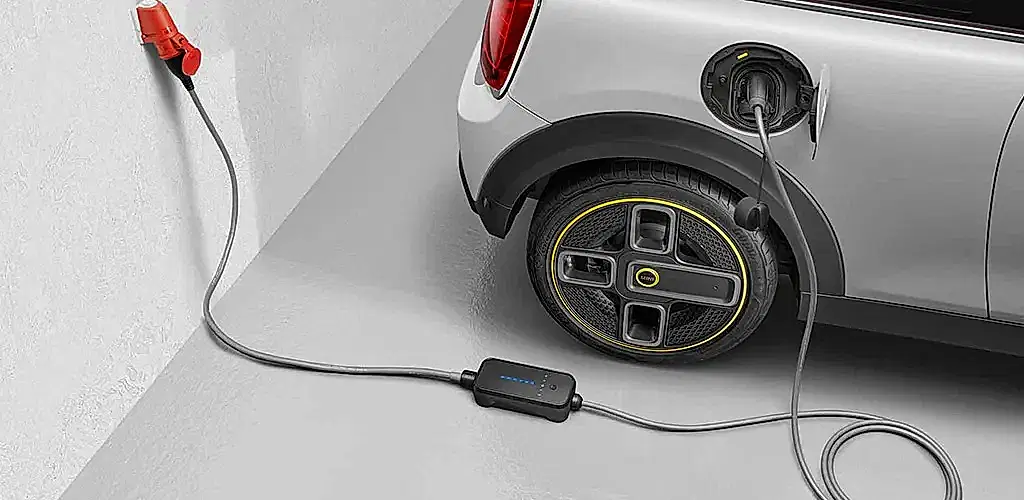 BMW Flexible Fast Charger