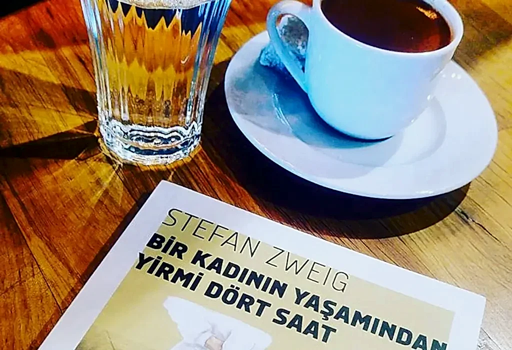 Türkiye'nin Farklı Noktalarından, Huzur Dolu Kitap Kafeler.