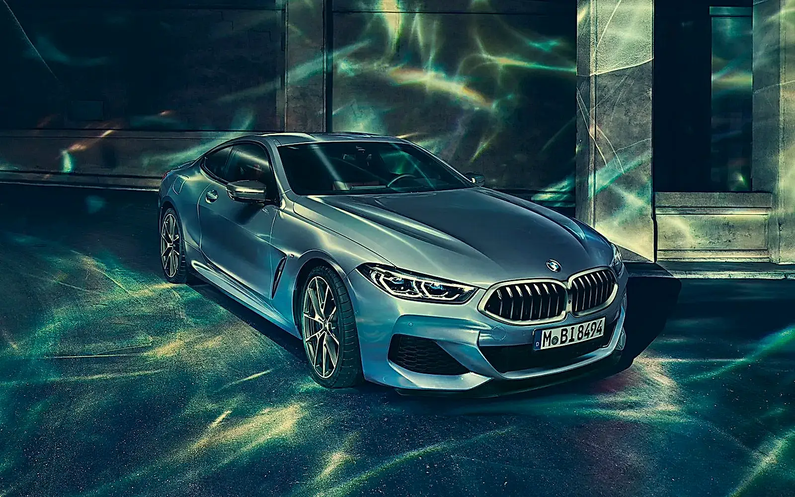 BMW 8 SERİSİ COUPÉ.